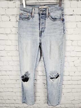 LEVI'S | Wedgie straight leg high rise busted knee button fly jeans